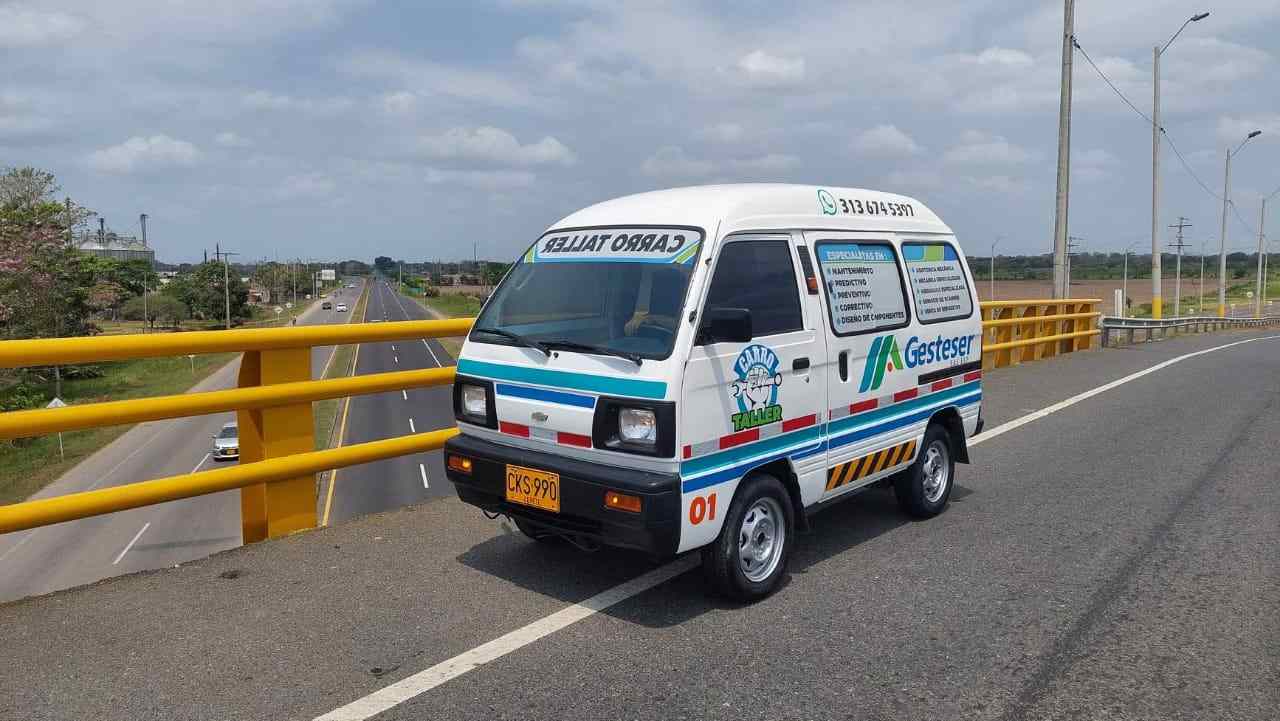 Carro taller de GESTESER en ruta